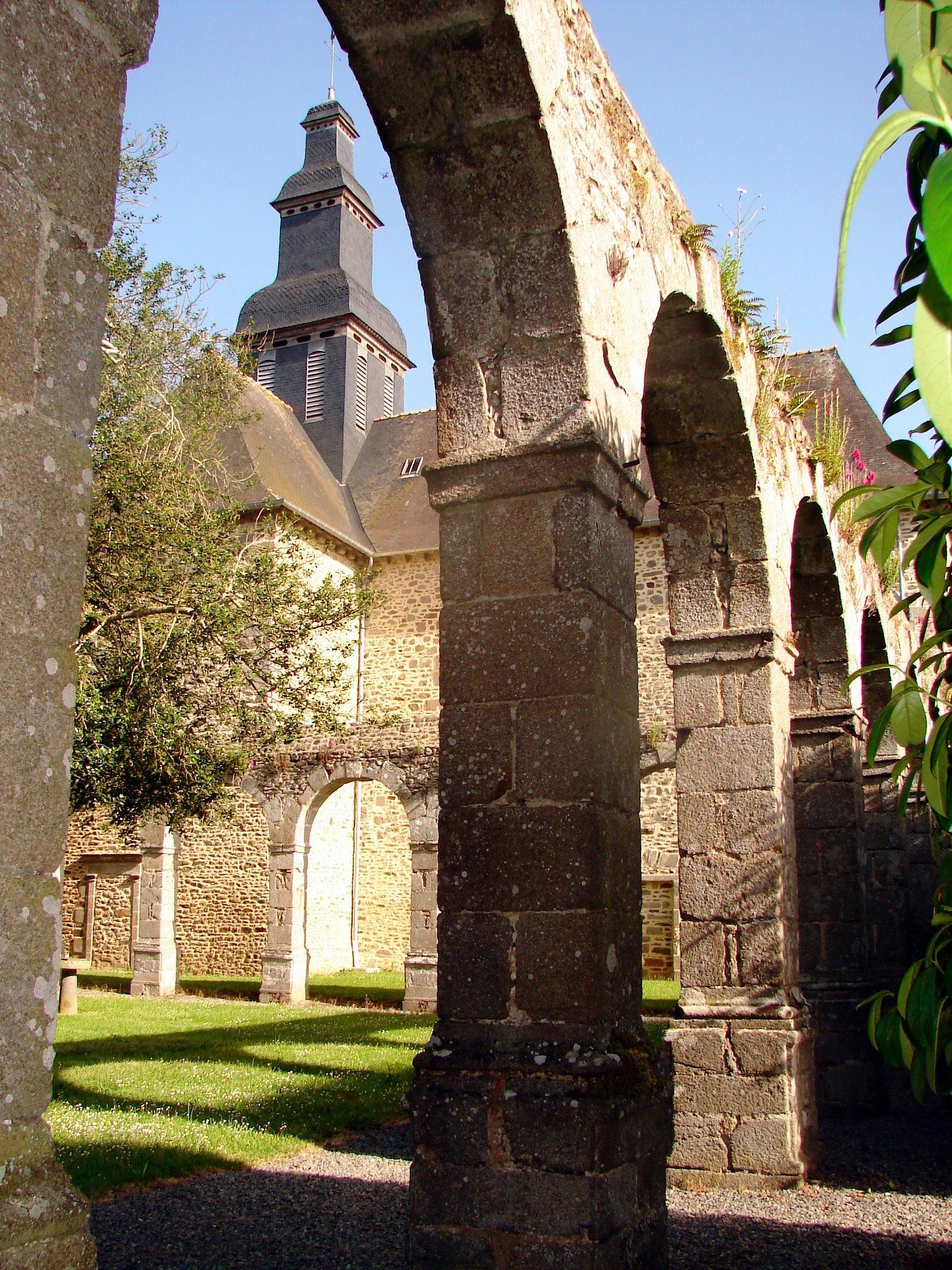 Hotel De L'Abbaye Le Tronchet  Bagian luar foto