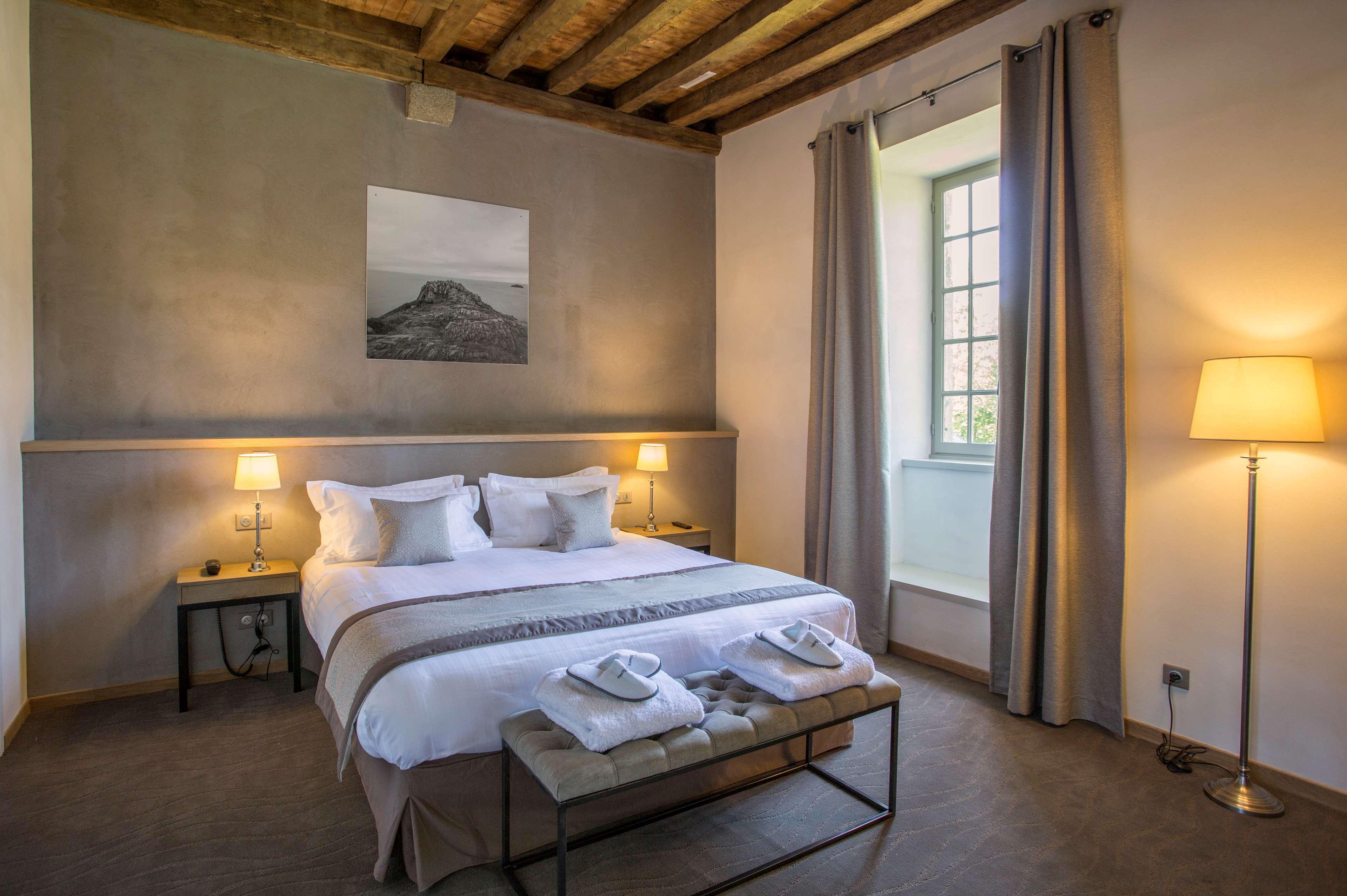 Hotel De L'Abbaye Le Tronchet  Bagian luar foto