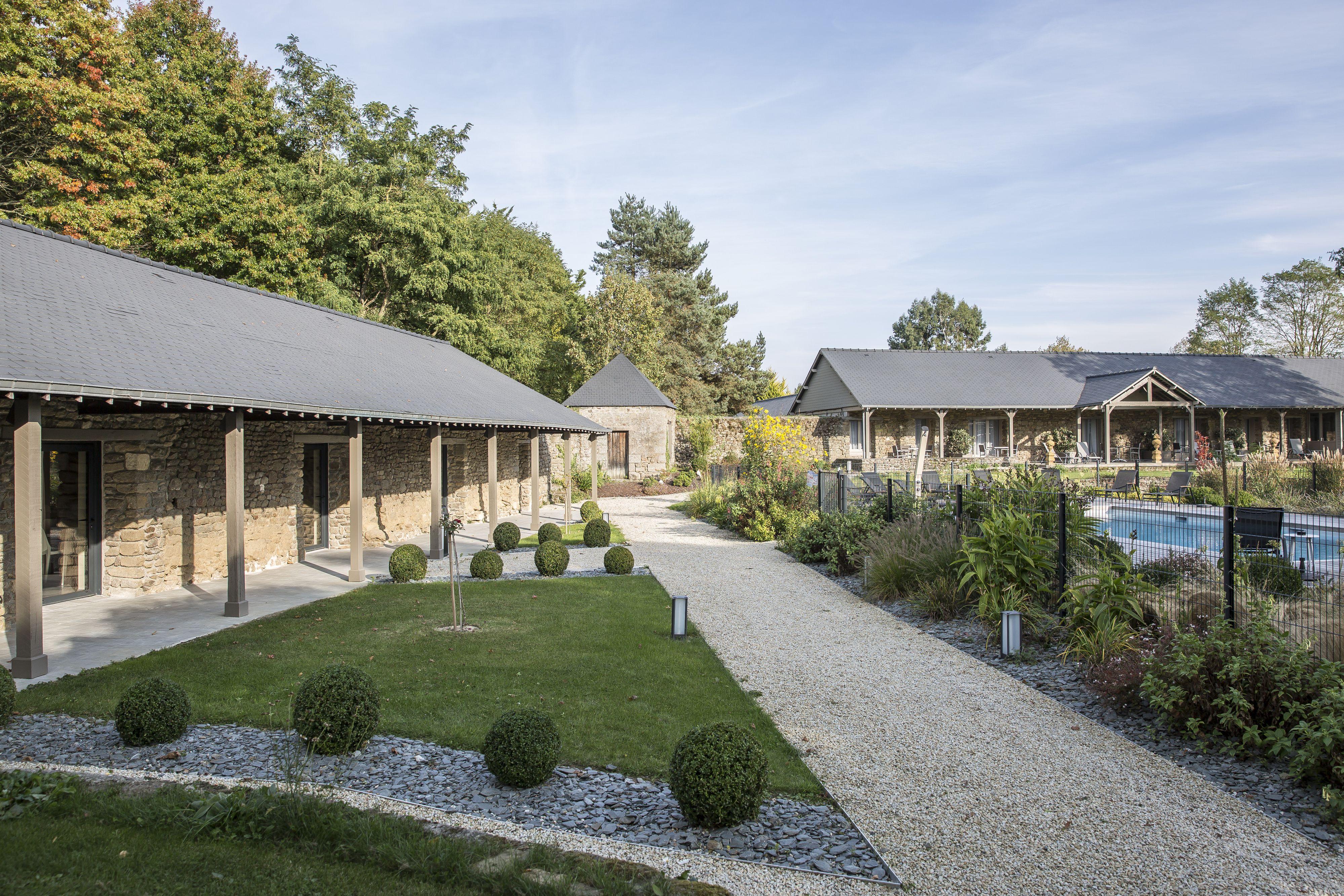 Hotel De L'Abbaye Le Tronchet  Bagian luar foto
