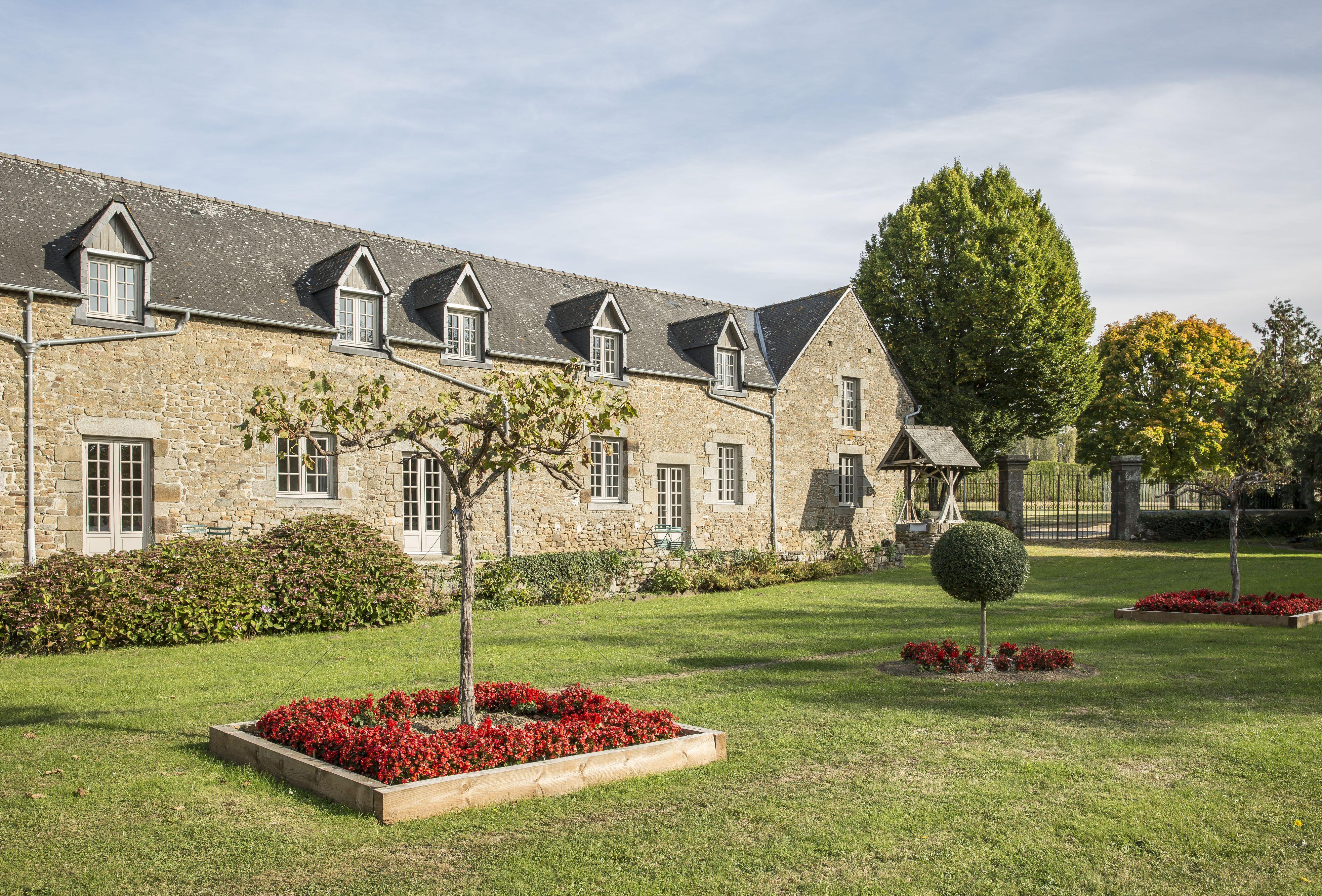 Hotel De L'Abbaye Le Tronchet  Bagian luar foto